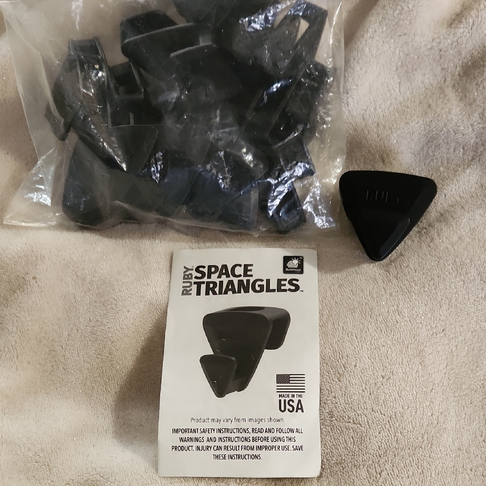 Space Triangles Closet Organizers - Black